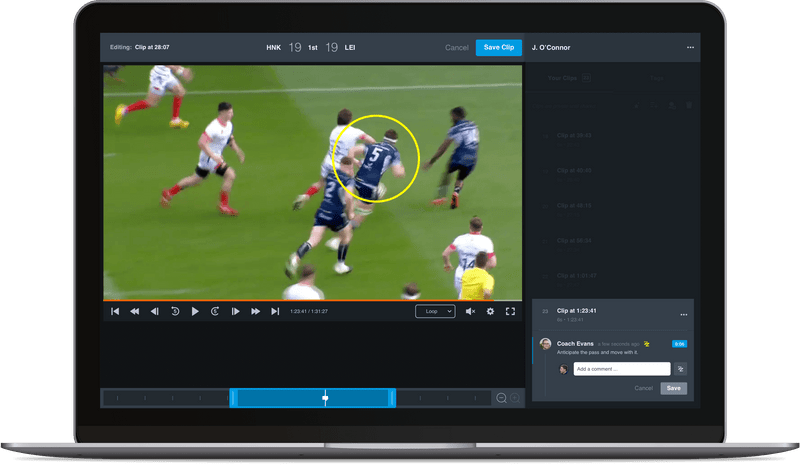 Análisis de video de un partido de rugby en una computadora portátil